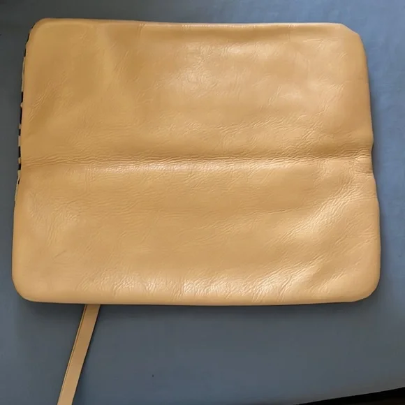 12th Street by Cynthia Vincent clutch bag - Picture 3 of 6